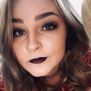 Meet your Posher, Hayley